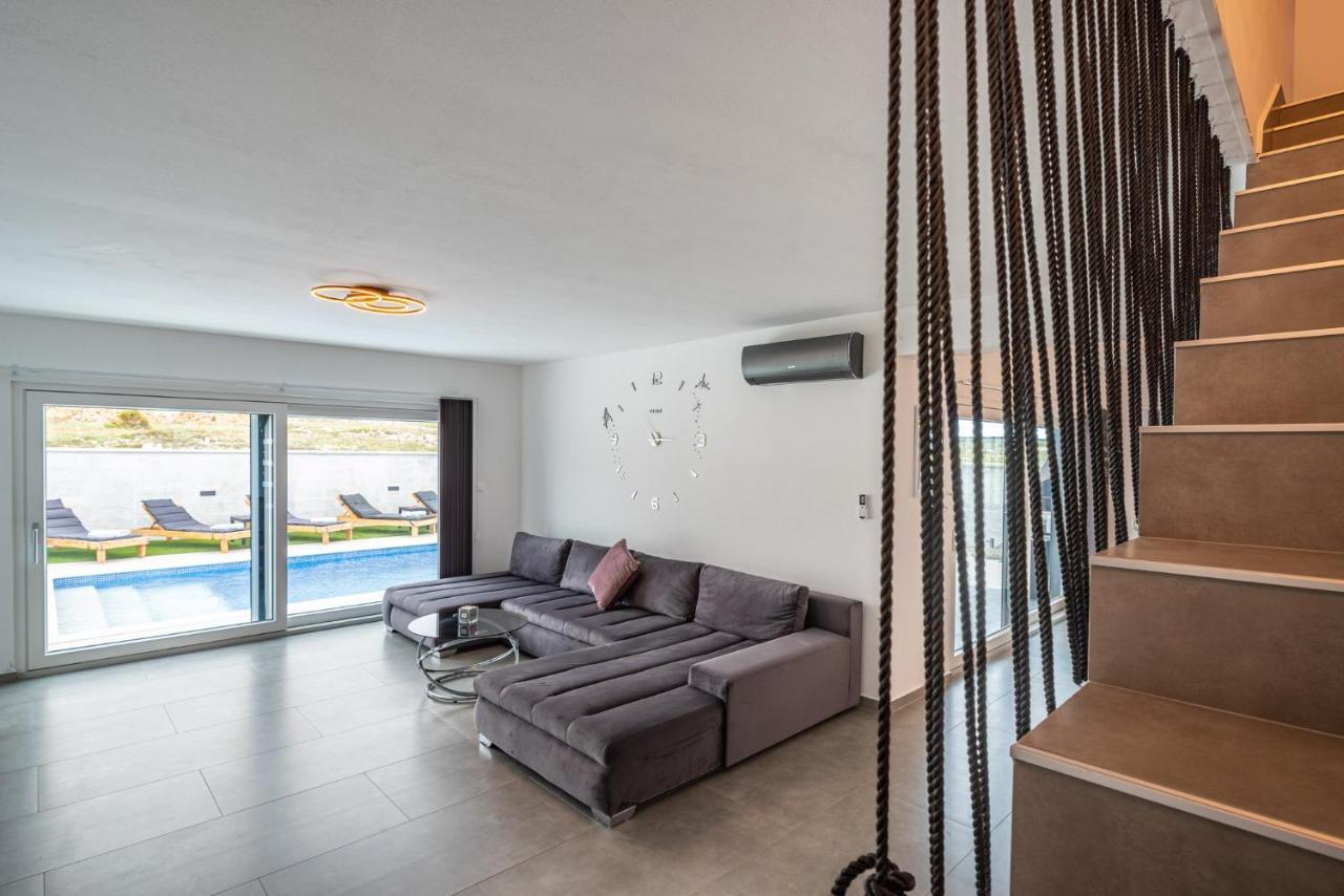 Luxury Villa Noemi Ražanac Exterior foto