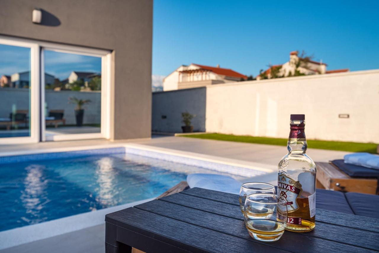Luxury Villa Noemi Ražanac Exterior foto