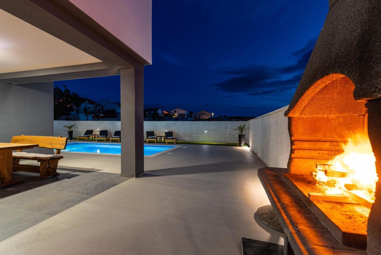 Luxury Villa Noemi Ražanac Exterior foto